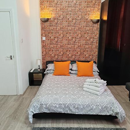 Kilburn High Road Studio Apartments Londen Buitenkant foto