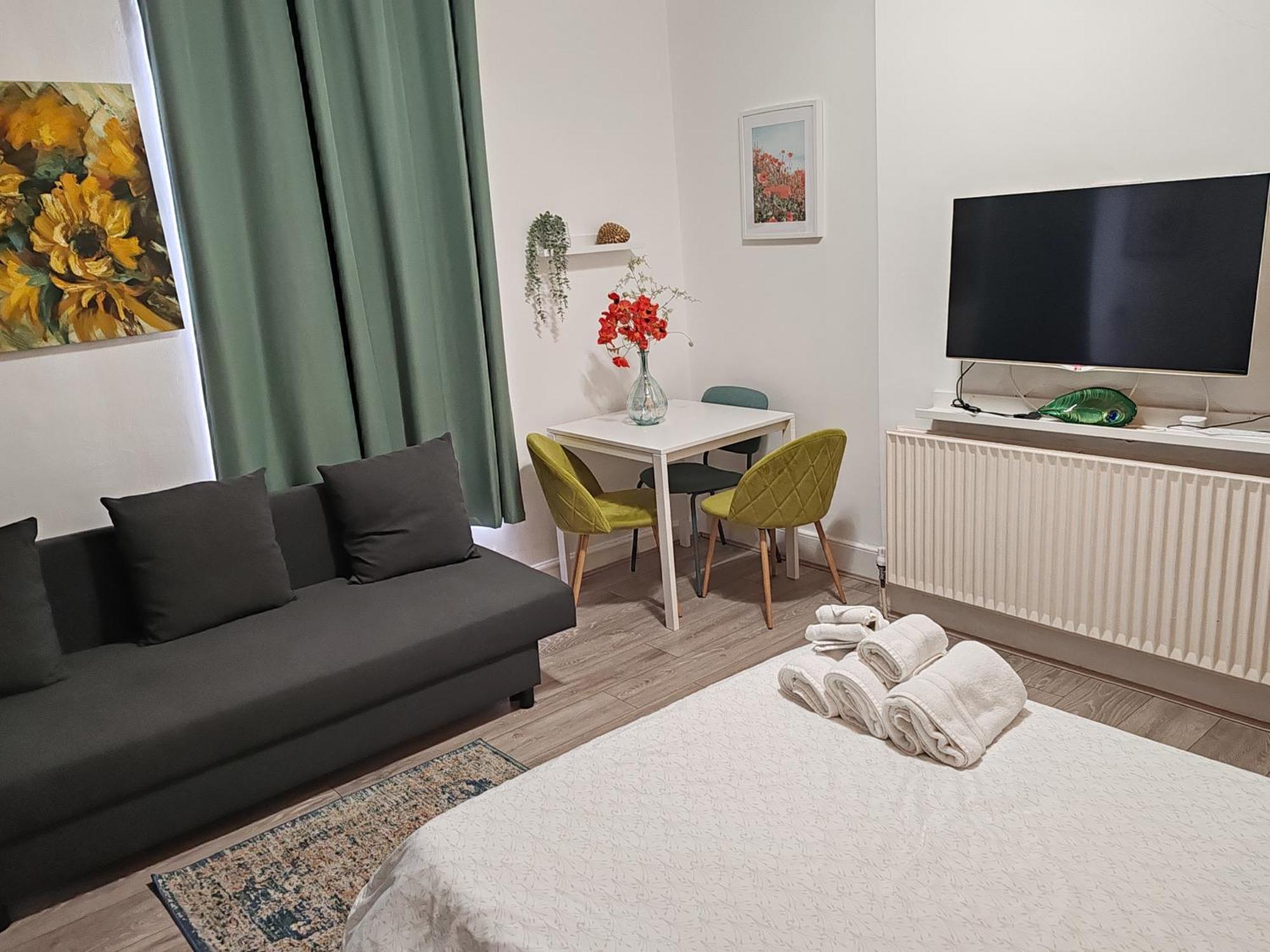 Kilburn High Road Studio Apartments Londen Buitenkant foto