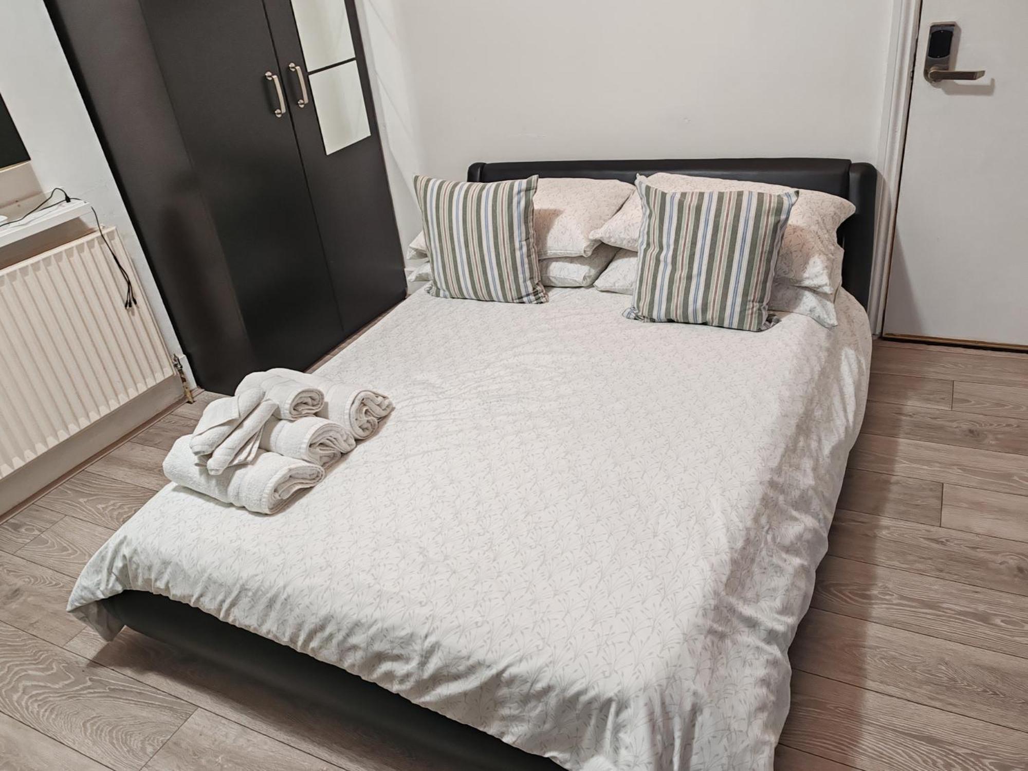 Kilburn High Road Studio Apartments Londen Buitenkant foto