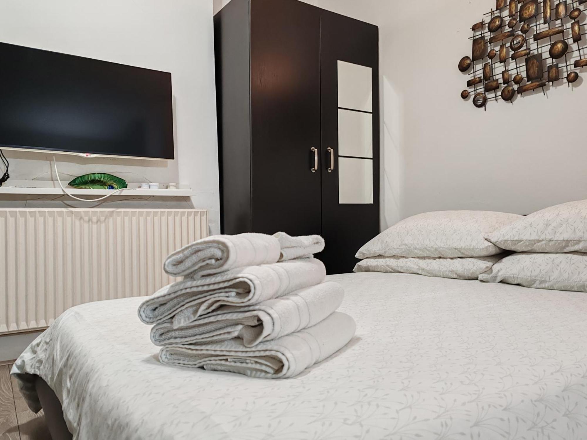 Kilburn High Road Studio Apartments Londen Buitenkant foto