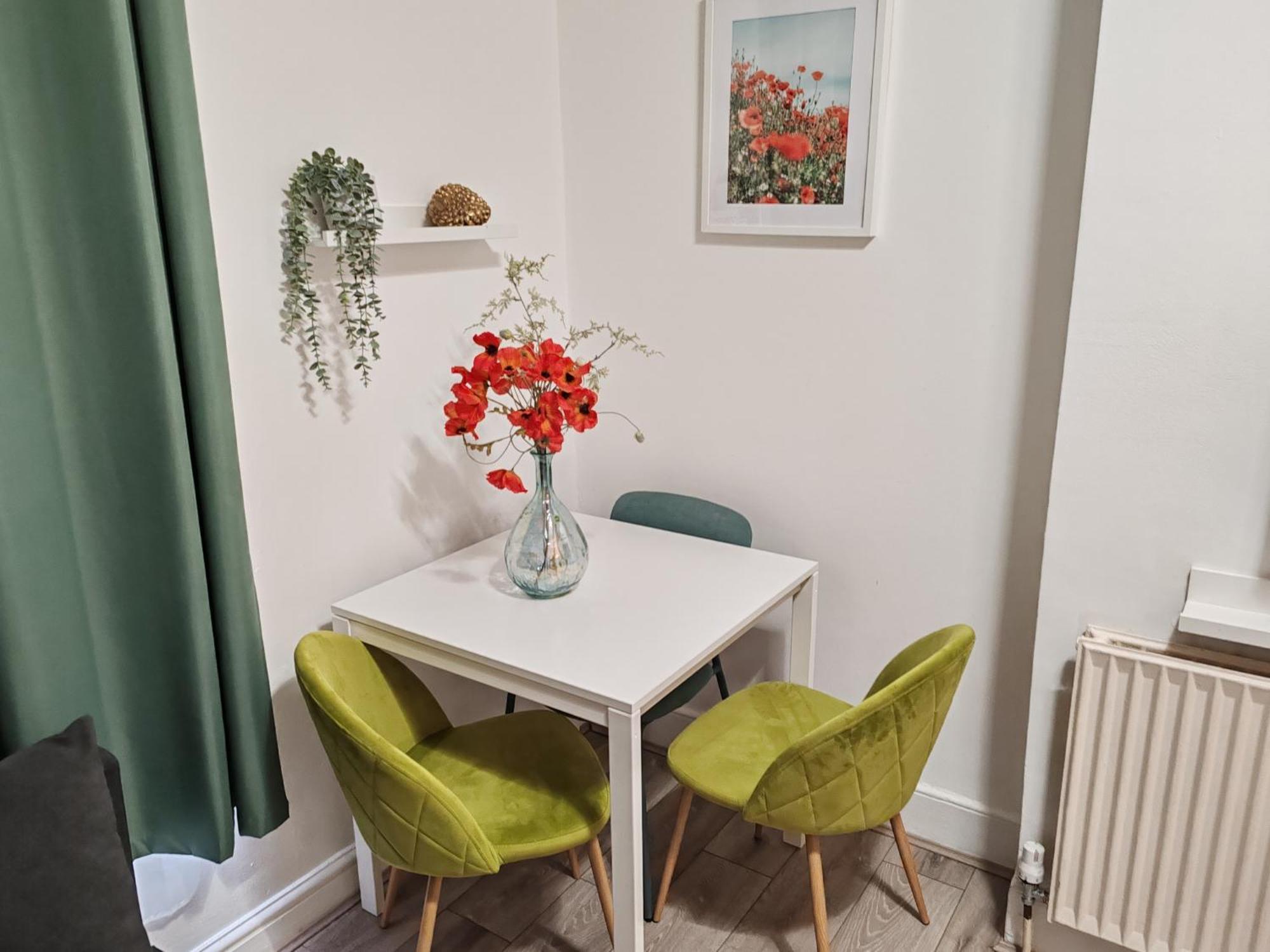 Kilburn High Road Studio Apartments Londen Buitenkant foto